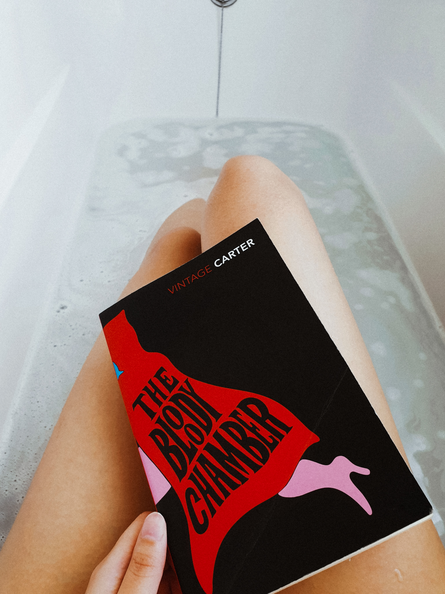 The clearance bloody chamber